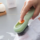 Cleaning Brush with Reservoir